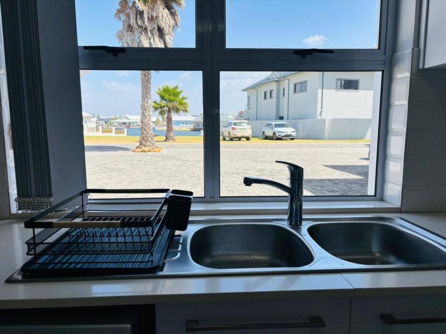 To Let 3 Bedroom Property for Rent in Aston Bay Eastern Cape